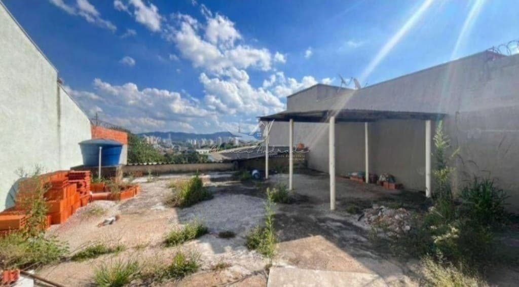 TERRENO À VENDA VILA BANDEIRANTES - JUNDIAÍ/SP Características do imóvel: - Área total: 265m² - Topo